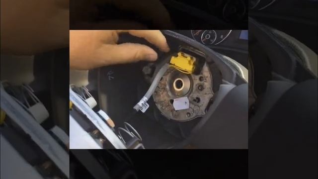 How to remove steering wheel + AIRBAG : Vw Eos - Tiguan смотреть онлайн