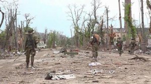 Российские саперы разминируют территорию завода "Азовсталь" в Мариуполе