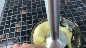 Банановое пюре с помощью блендера Centek CT-1347