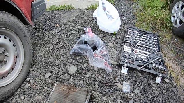 АРХИВ. Замена радиатора отопителя и термостата с патрубками на ВАЗ 2107. смотреть онлайн