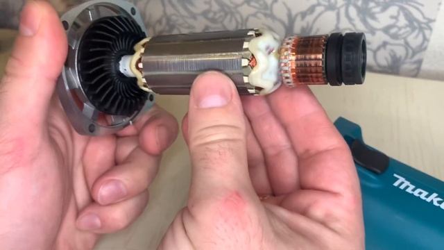 Makita 9558 HN (Болгарка 125) Обзор смотреть онлайн