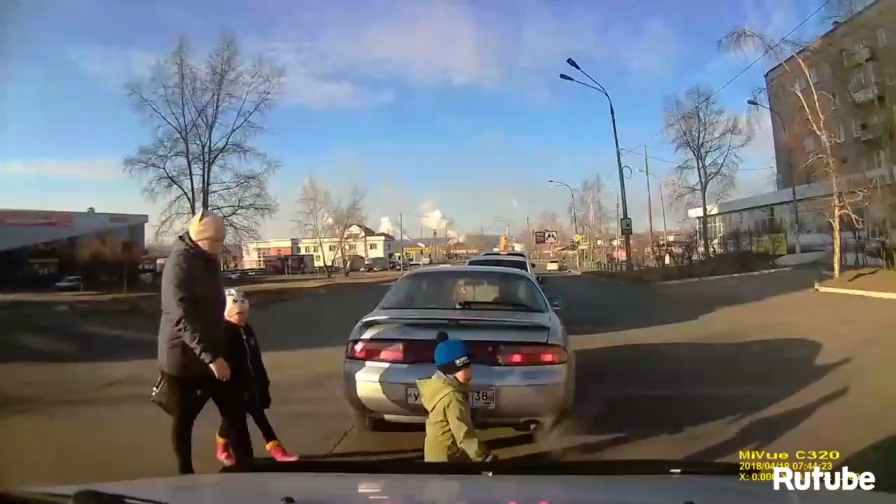 Топ-10 аварий за апрель смотреть онлайн