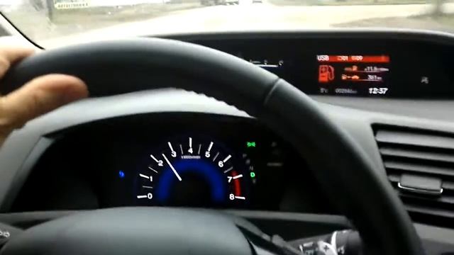 Honda Civic 2012 4D За рулём