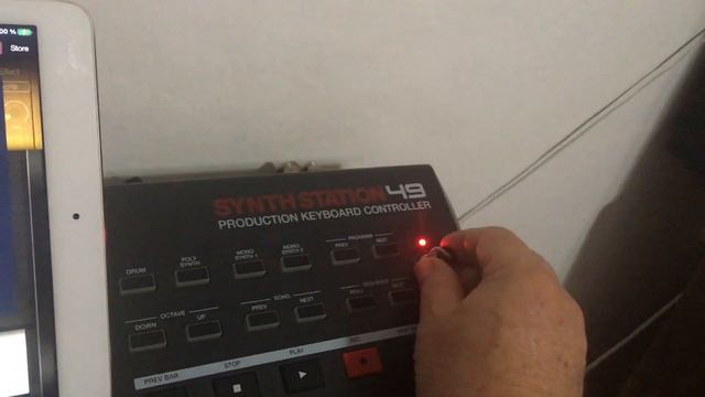 Akai SynthStation 49 con iPad Air 2 (Parte 2 ) смотреть онлайн