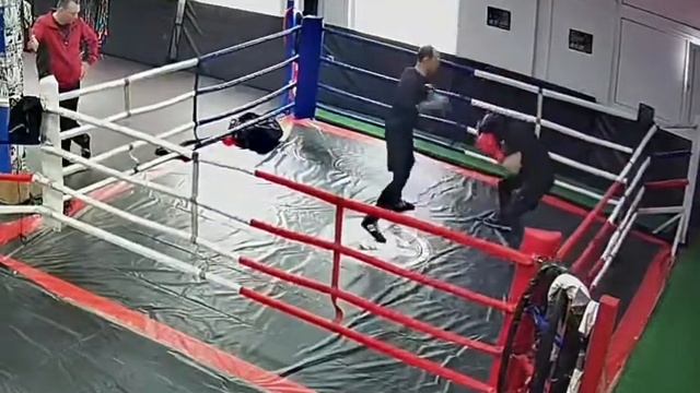 Бокс, вольный бой 08.08.2021 клуб Кеа Файтинг. Тренер Сергей Муллин. смотреть онлайн
