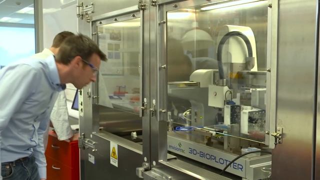 More on Bioprinting: 3D Printing Body Parts - free online course at FutureLearn.com смотреть онлайн