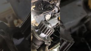 Гранта причины течи помпы