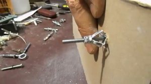 Дюбель молли крепление разновидности. Дюбели для гипсокартона.