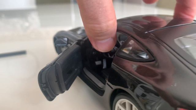 Обзор модели Mercedes-AMG GT в 1:18 от Maisto смотреть онлайн
