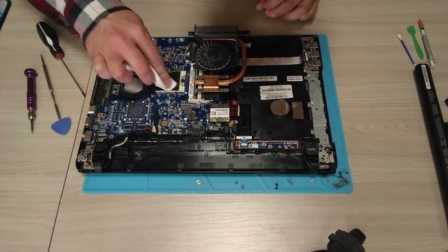 Разборка ноутбука с ценой (2020) SONY SVE151J11V смотреть онлайн