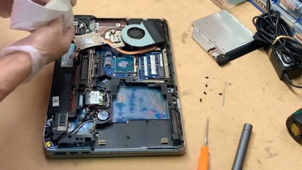 Dell Latitude E6430 Disassembly | Dell Latitude E6430 Cleaning Fan