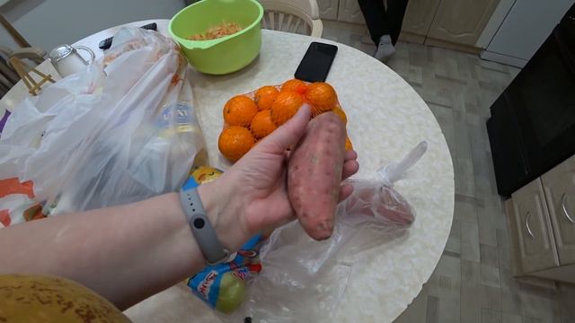 6 февраля. Испекла кексы. Купили зеркало в прихожую. смотреть онлайн