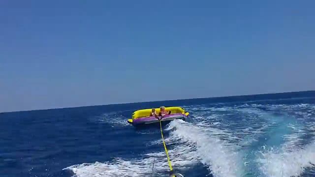 КРУТОЕ КАТАНИЕ НА ВОДЕ смотреть онлайн