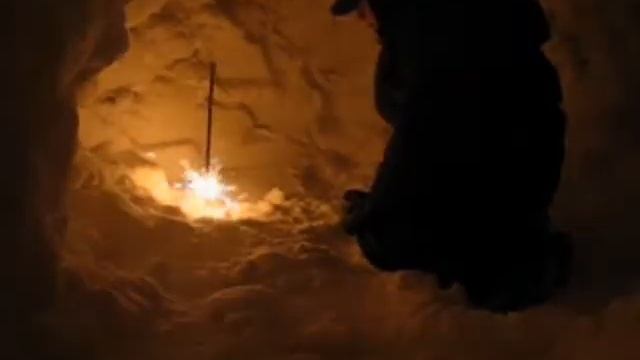 Новогодний фейерверк в снежной пещере 2010 смотреть онлайн