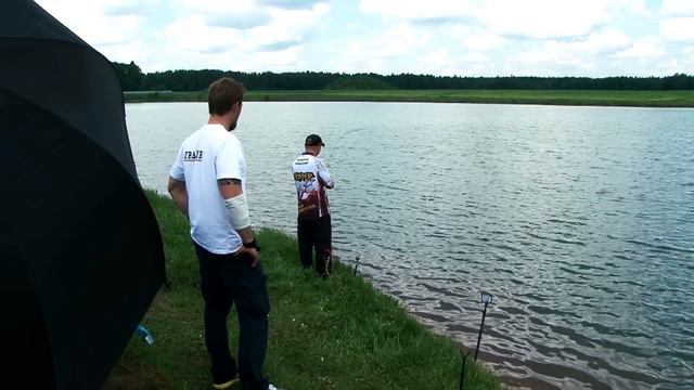 Большой карп на Flat Feeder.