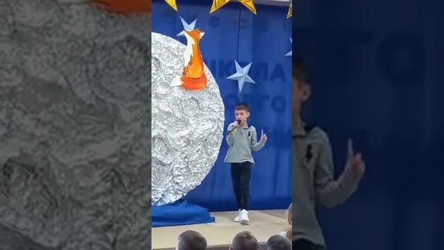 Стихотворение под бит. РЭП - исполнение. Победитель Конкурса чтецов в школе! смотреть онлайн