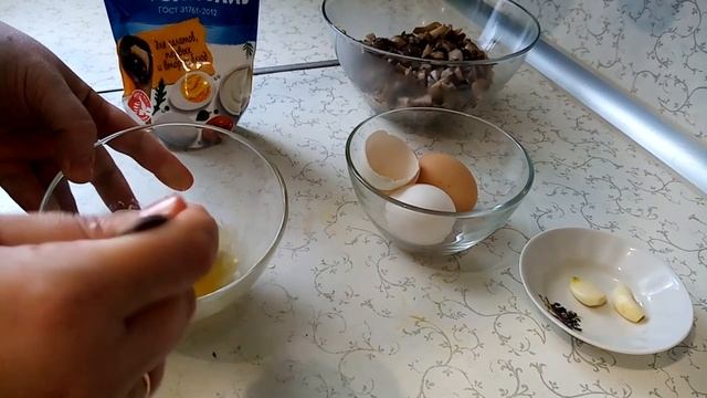 Салат с блинчиками.Гости первым сметаю его со стола (сытный, вкусный, оригинальный) смотреть онлайн