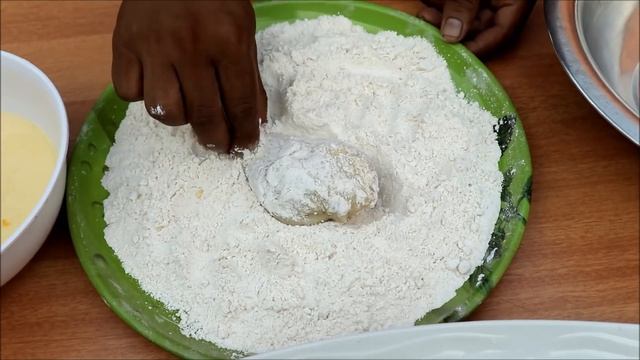 KFC സ്റ്റൈലിൽ ബ്രോസ്റ്റഡ് ചിക്കൻ വീട്ടിൽ ഉണ്ടാക്കാം!! How To Make KFC Style Broasted Chicken At Hom смотреть онлайн