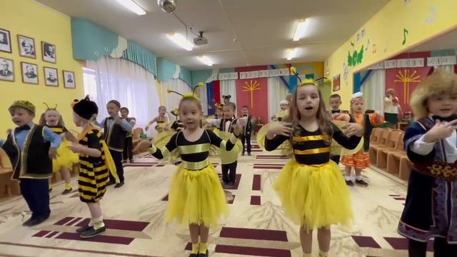 Песня "Осень", старшая группа.Уфимский Р/н, д. Дорогино, д/ с " Дубравушка". смотреть онлайн