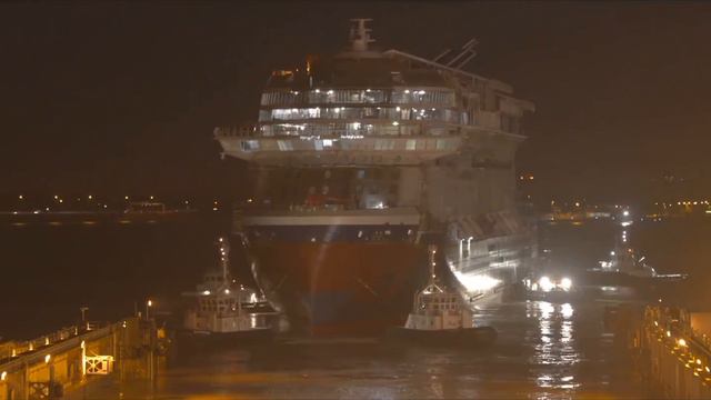 Новый Круизный лайнер Celebrity Edge вышел с французской верфи STX France смотреть онлайн