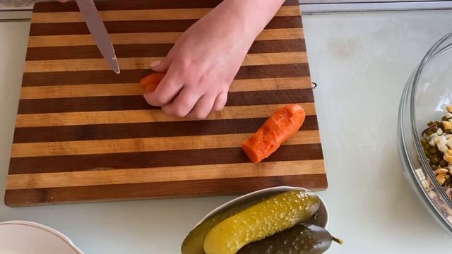 Лучший САЛАТ на ПРАЗДНИЧНЫЙ СТОЛ 2023/Оливье с кальмаром/Попробуйте Сами смотреть онлайн