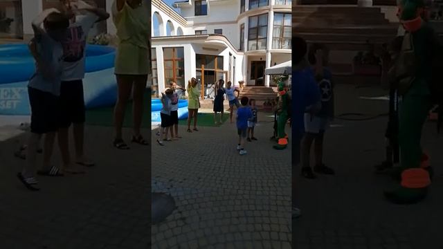 День рождения моего младшего брата. Пришла черепаха. смотреть онлайн