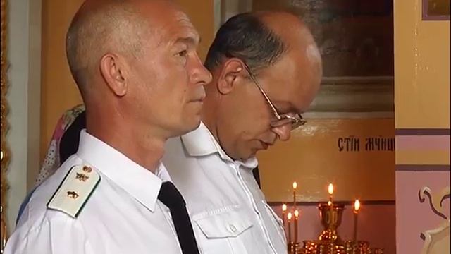 Молебен в честь святого Феодора Стратилата прошел в Свято-Никольском соборе смотреть онлайн