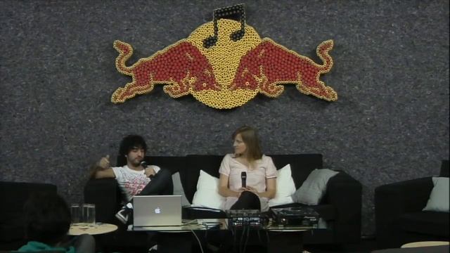 El Guincho talks Sampling, Positive music and J Dilla | Red Bull Music Academy смотреть онлайн