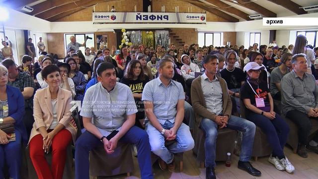 Более 200 работ индивидуальных авторов, а также детских и профессиональных студий