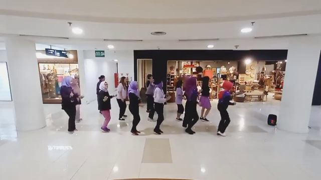 Maria Merengue Line Danve | Chor. Harry Heng | Beginner | Demo by Fuchsia Class смотреть онлайн