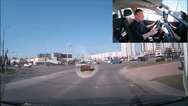 Поворот на дополнительную секцию светофора смотреть онлайн