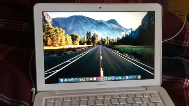MacBook 13 White
