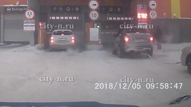 Новокузнечане ищут способы завести замёрзшие автомобили смотреть онлайн