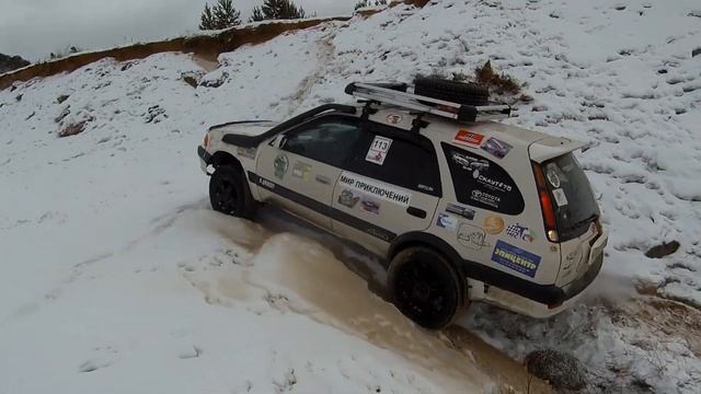 Nissan Patrol Y62 в карьере. Прокладываем трассу на Toyota Carib для соревнований. OffRoad смотреть онлайн