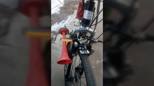Поворотники на велосипед+АВАРИЙКА.Весь тюнинг из Китая. смотреть онлайн