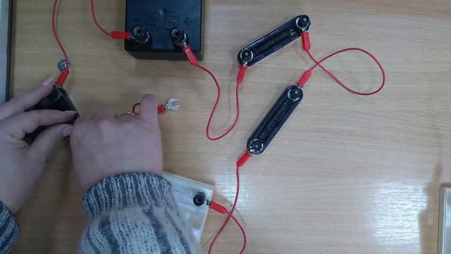 Лабораторна робота № 9 «Дослідження електричного кола з послідовним з’єднанням провідників». 8 клас смотреть онлайн
