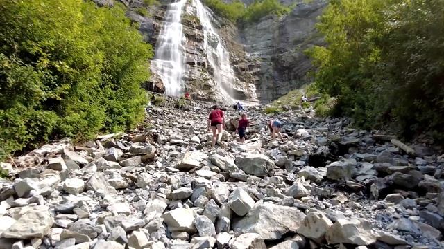 Жизнь в США // Юта // Водопад Фата Невесты смотреть онлайн