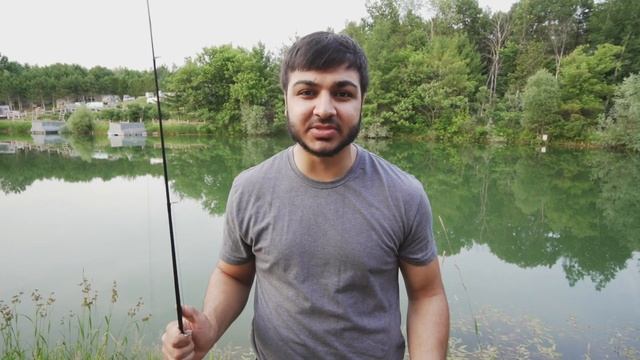 $10000 If You Can Catch A Fish! (LITTLE KID CATCHES FISH!) смотреть онлайн