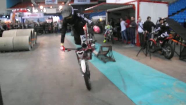 Мотовесна 2018. Мото трюки Ч3-разминка. смотреть онлайн