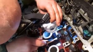 Почему скидывает маслосъемные колпачки