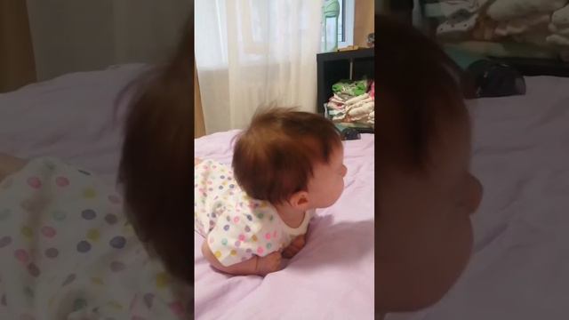 Настя почти 3м сама переворачивается на живот смотреть онлайн