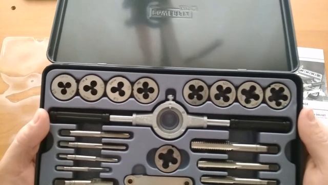 Распаковка  Набор метчиков и плашек для нарезания резьбы PowerFix