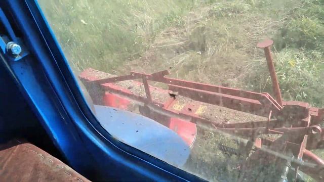 Трактор т 40, косилка WIRAX, покос нового участка для заготовки сена на неровном участке смотреть онлайн