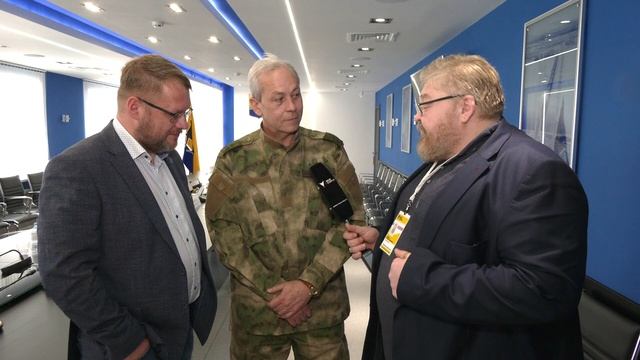 Полковник Басурин отметил вклад югорского гумкорпуса в помощь жителям Донбасса смотреть онлайн