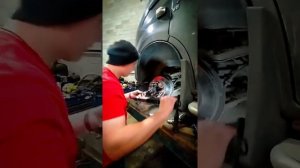 Замена ступичных подшипников Espra на газель некст Двуликий. СТО Петротранс.