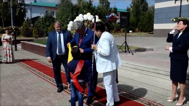 Вручение портфелей первоклассникам 25.08.2018 смотреть онлайн