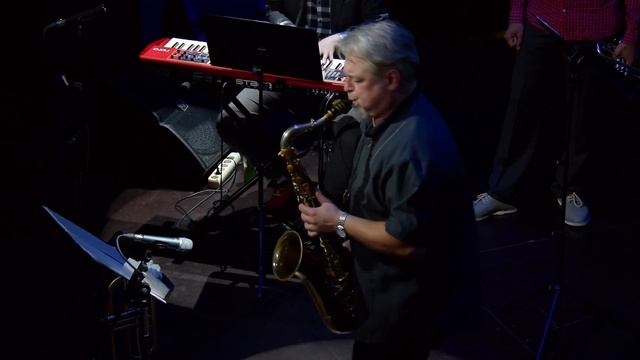 Dennis Adu Quintet - "Flintstones" (Clark Terry) смотреть онлайн