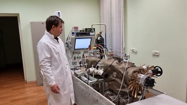 Экскурсия по лаборатории измерений низкого абсолютного давления и вакуума ВНИИМ им. Д. И. Менделеев смотреть онлайн