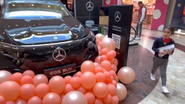 Mercedes BENZ EQS SUV смотреть онлайн