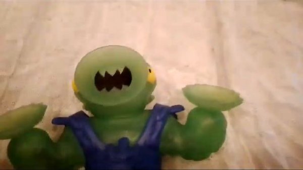 Рок Джо и Спрут заморозили героев Гуджитцу. Rock Jaw and Squidor froze the heroes of Goojitzu